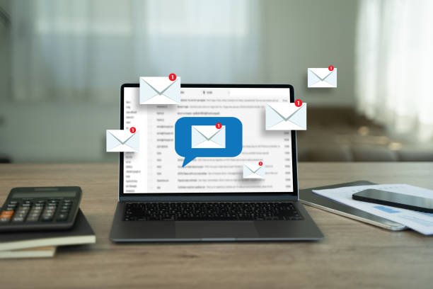 Email marketing with the help of Laptop